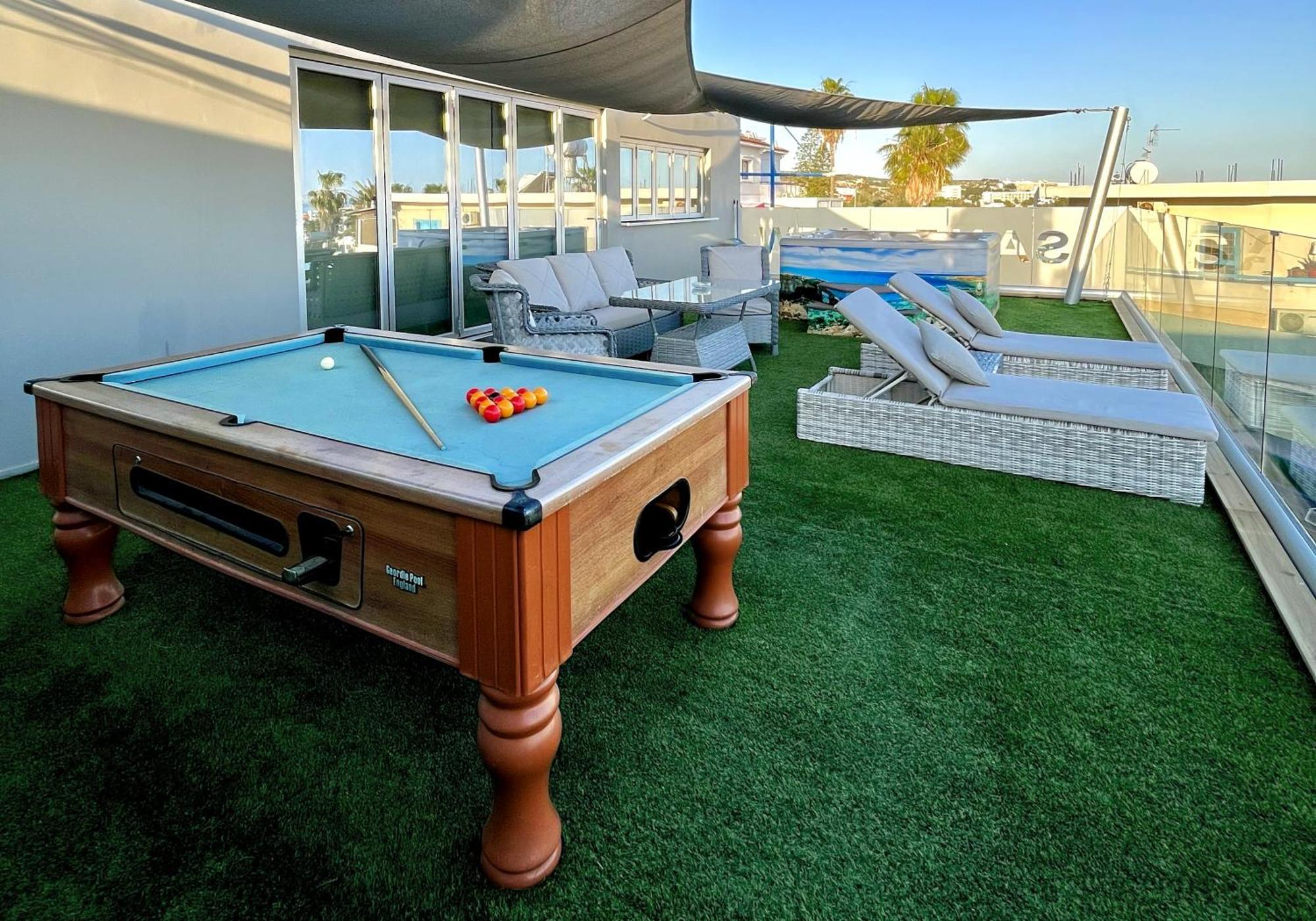 Sant Central Deluxe Apartments Ayia Napa Eksteriør billede